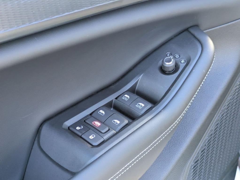 new 2025 Jeep Grand Cherokee car, priced at $34,625