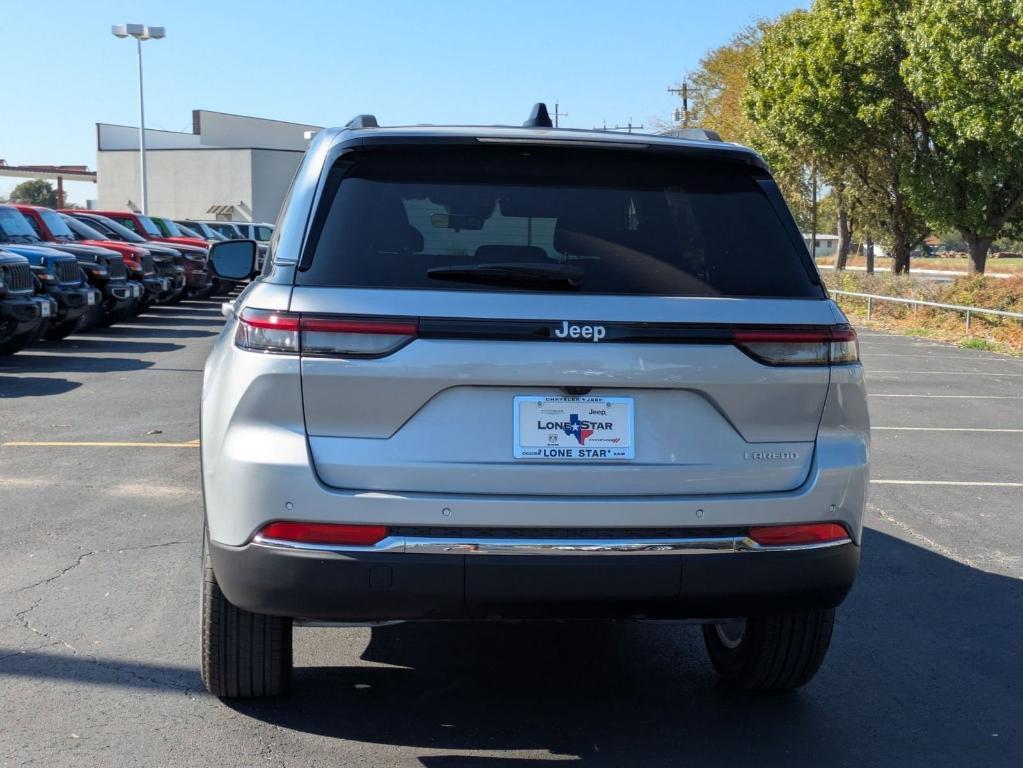 new 2025 Jeep Grand Cherokee car, priced at $34,625