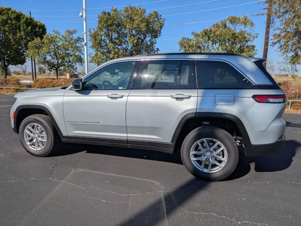 new 2025 Jeep Grand Cherokee car, priced at $34,625