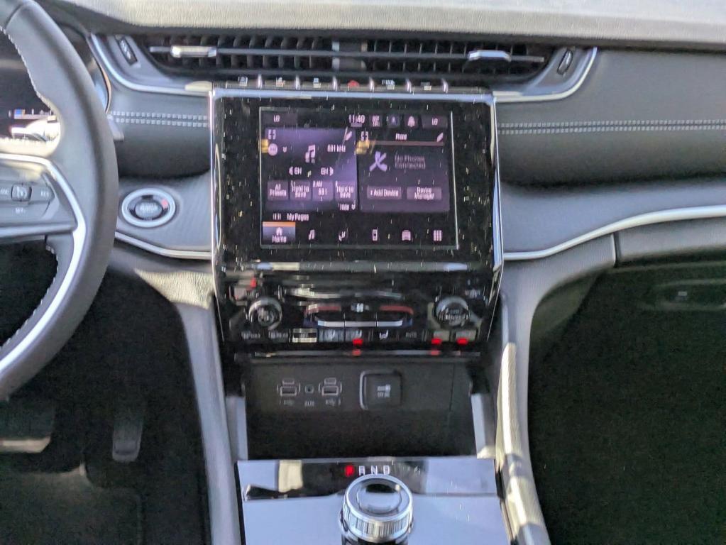 new 2025 Jeep Grand Cherokee car, priced at $34,625