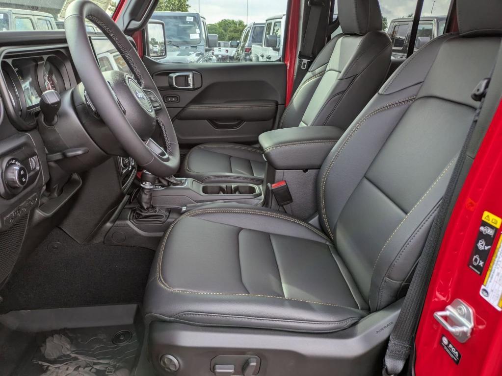 new 2025 Jeep Gladiator car, priced at $40,024