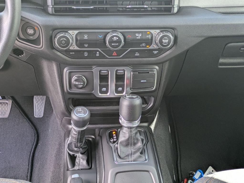 new 2025 Jeep Wrangler car, priced at $32,788