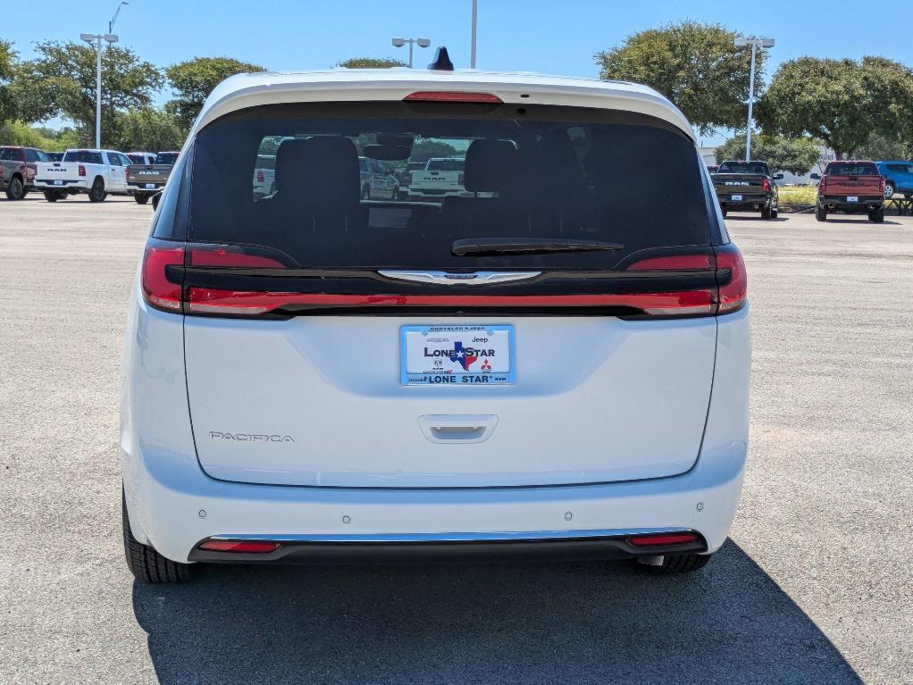new 2025 Chrysler Pacifica car, priced at $36,945