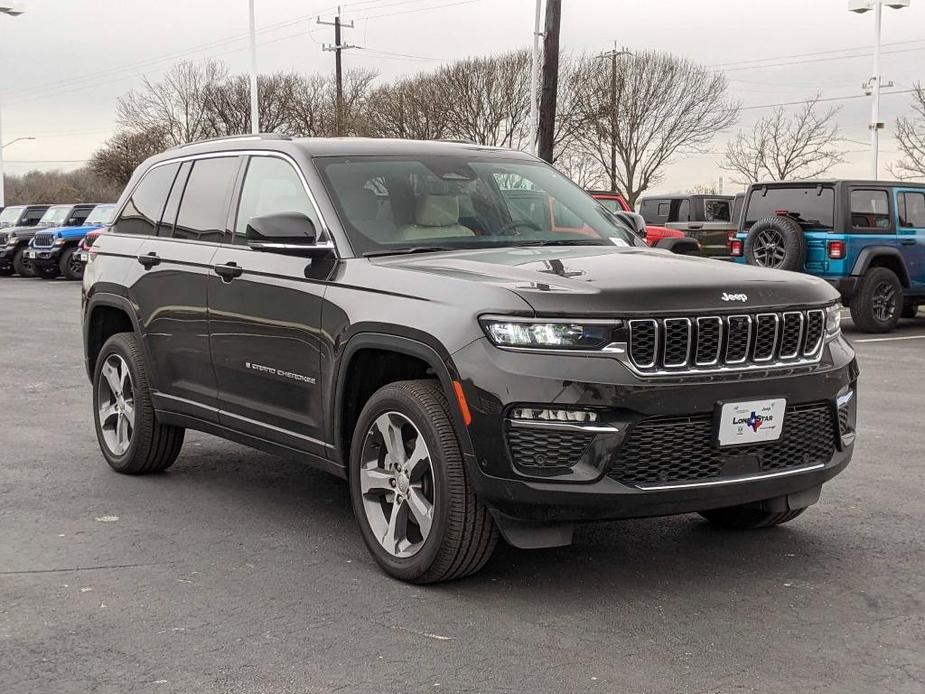 new 2024 Jeep Grand Cherokee car, priced at $44,370