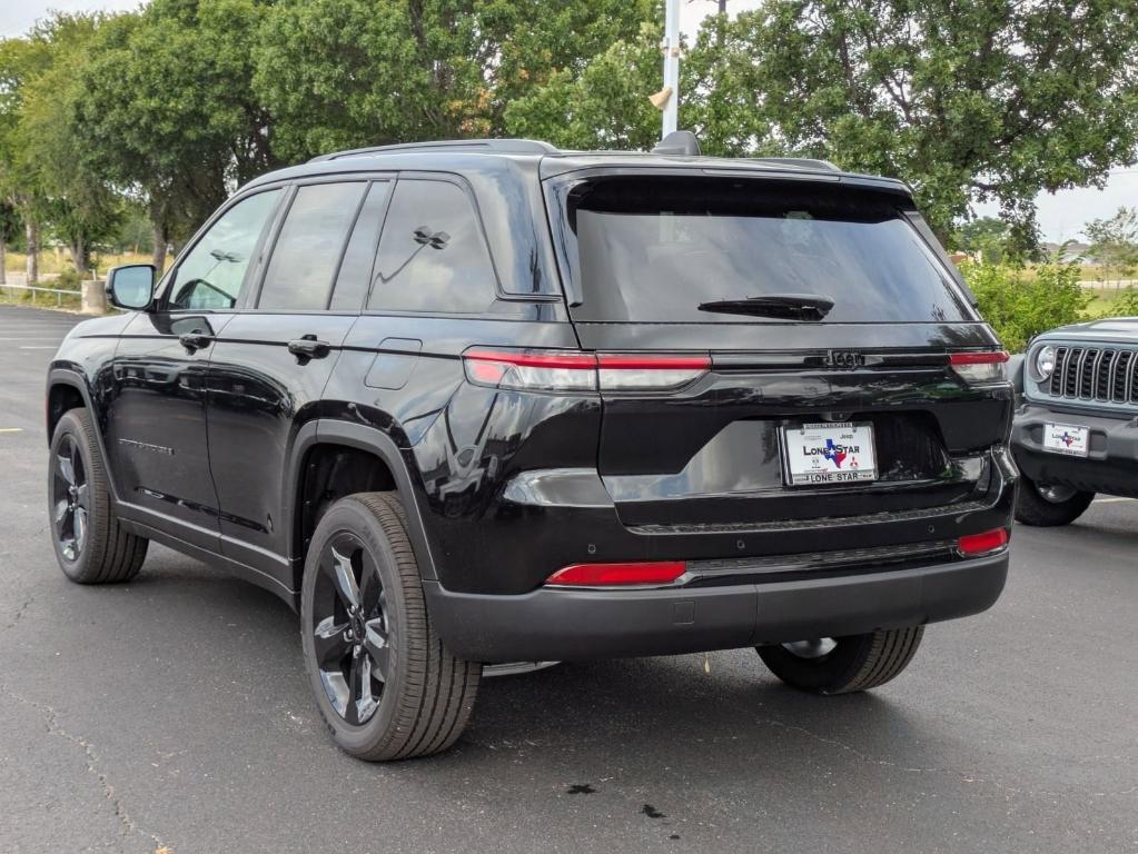new 2025 Jeep Grand Cherokee car, priced at $37,979
