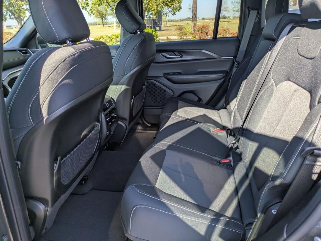 new 2025 Jeep Grand Cherokee car, priced at $34,625