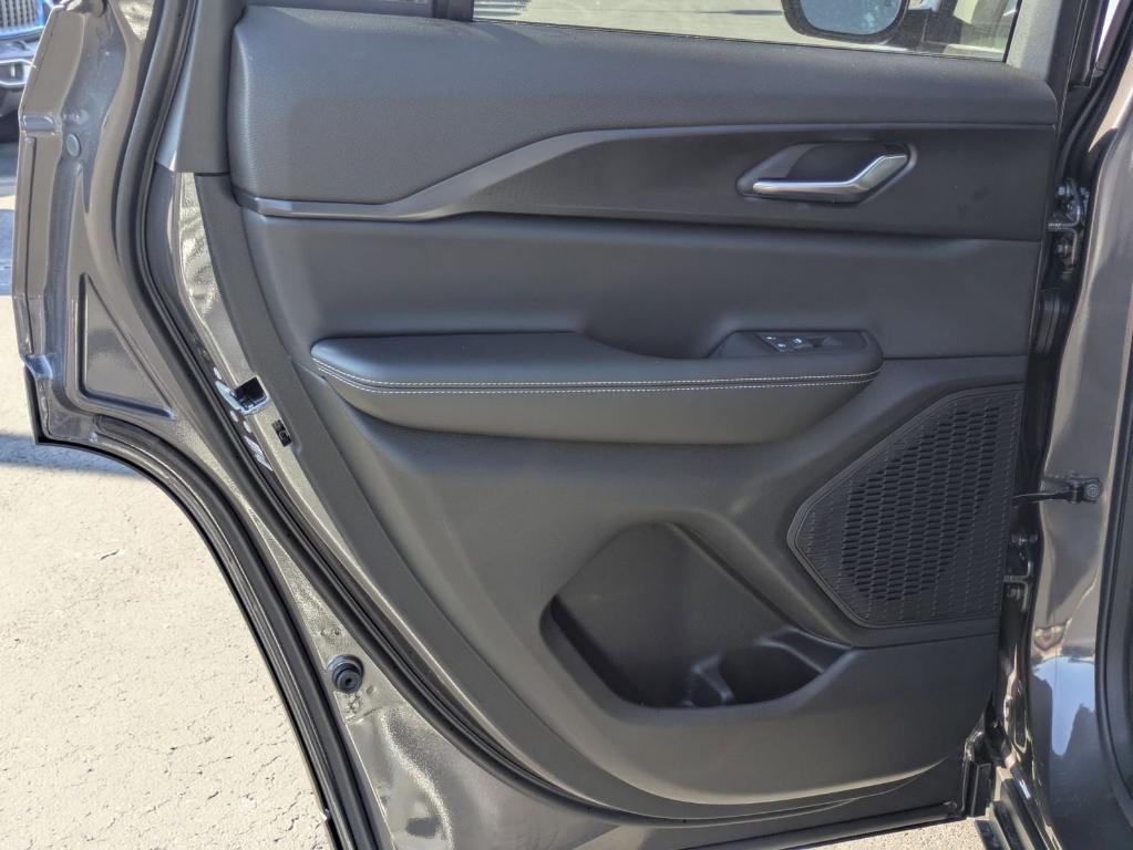 new 2025 Jeep Grand Cherokee car, priced at $34,625