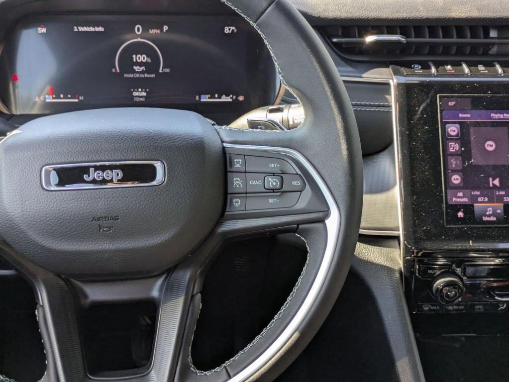 new 2025 Jeep Grand Cherokee car, priced at $34,625