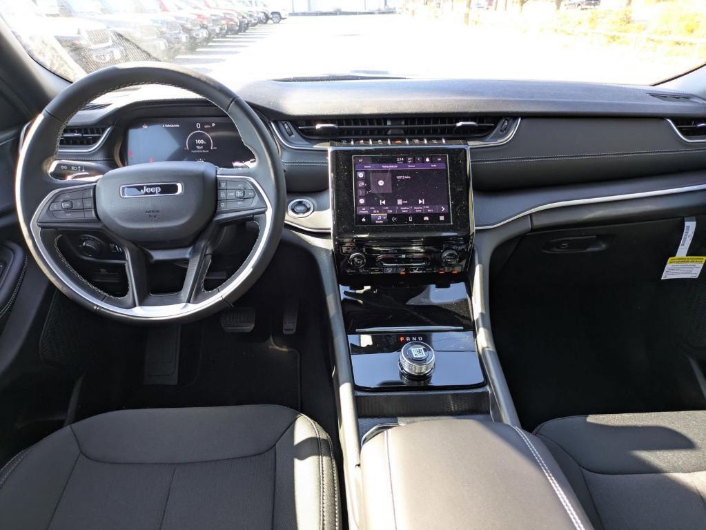 new 2025 Jeep Grand Cherokee car, priced at $34,625