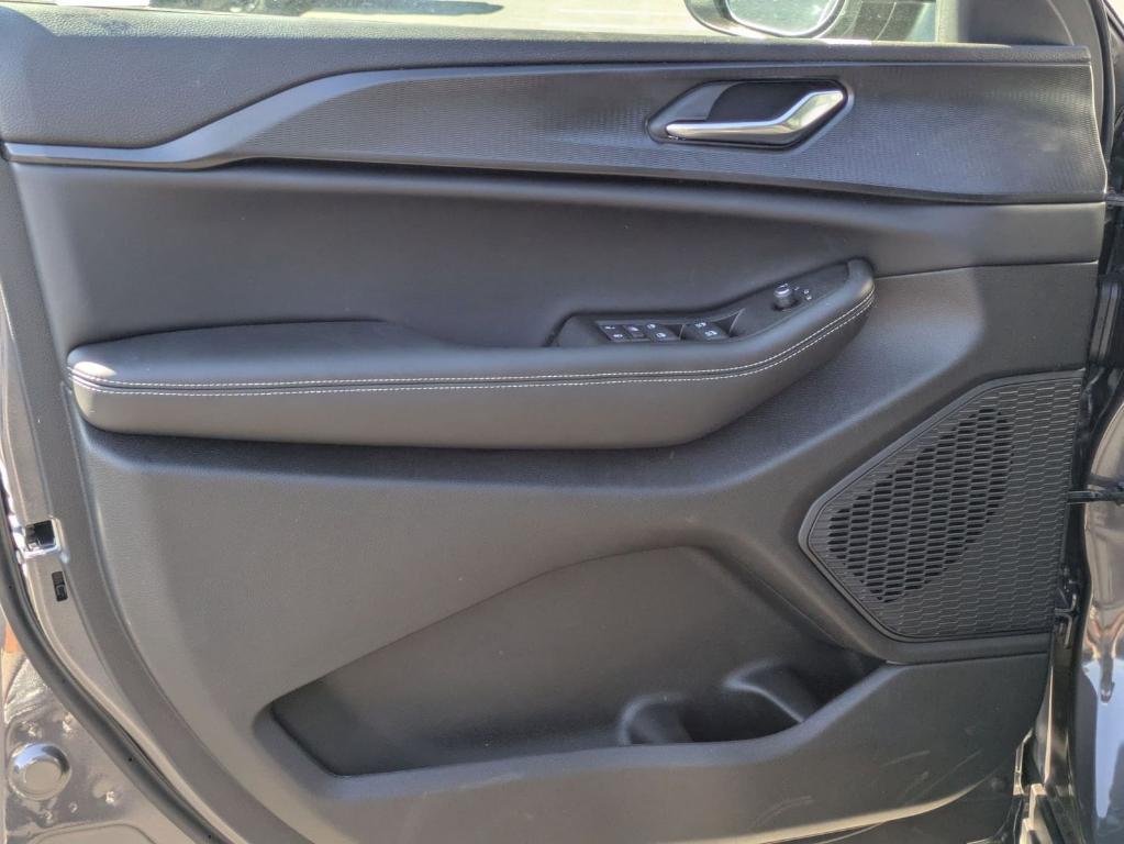 new 2025 Jeep Grand Cherokee car, priced at $34,625