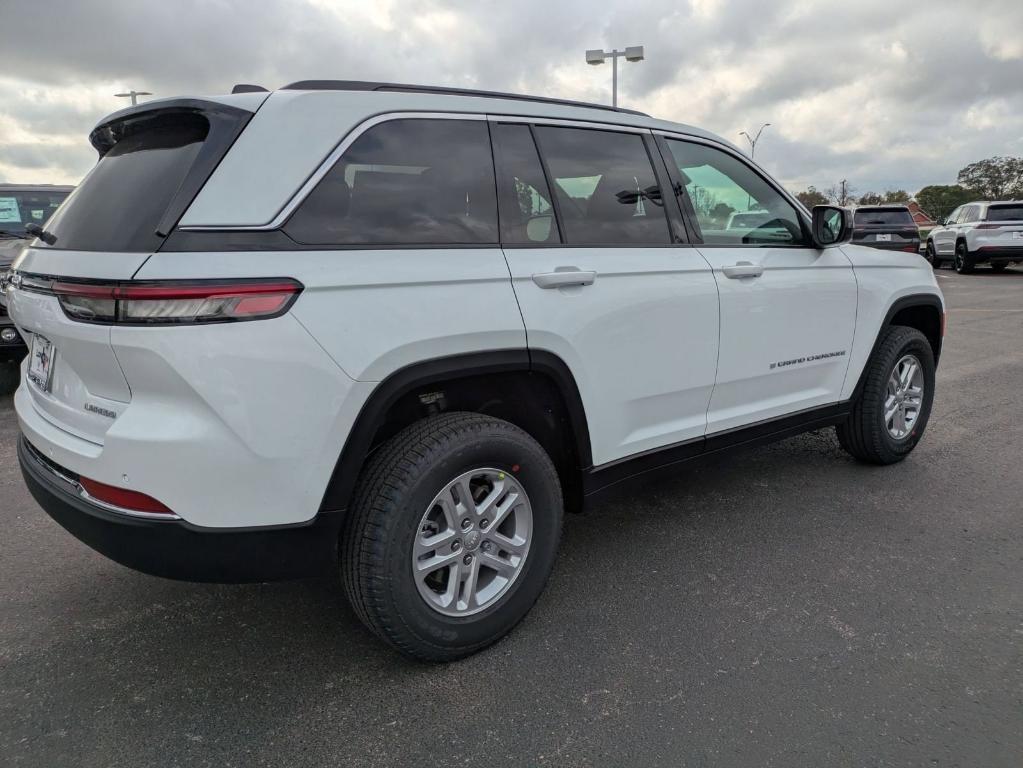 new 2025 Jeep Grand Cherokee car, priced at $34,075