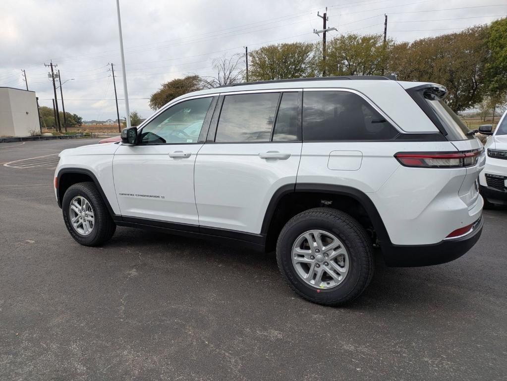 new 2025 Jeep Grand Cherokee car, priced at $34,075
