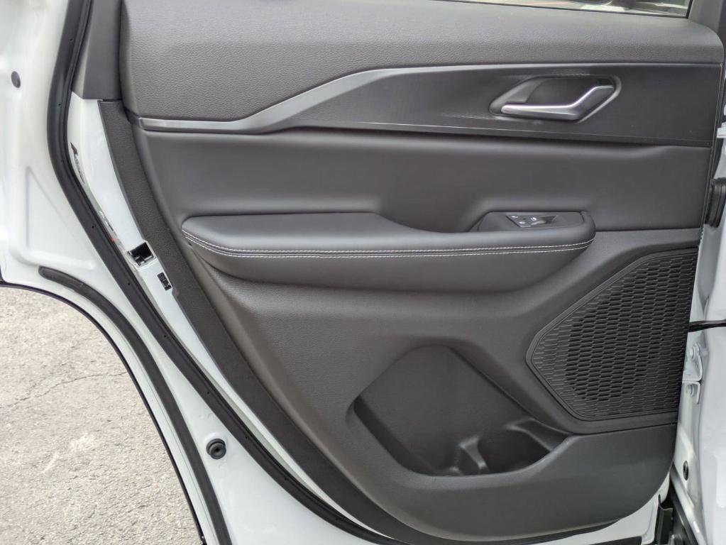 new 2025 Jeep Grand Cherokee car, priced at $34,075