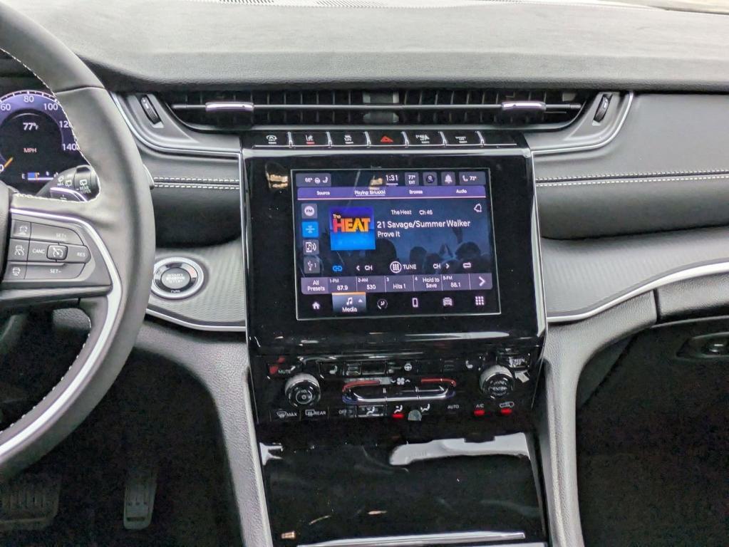 new 2025 Jeep Grand Cherokee car, priced at $34,075