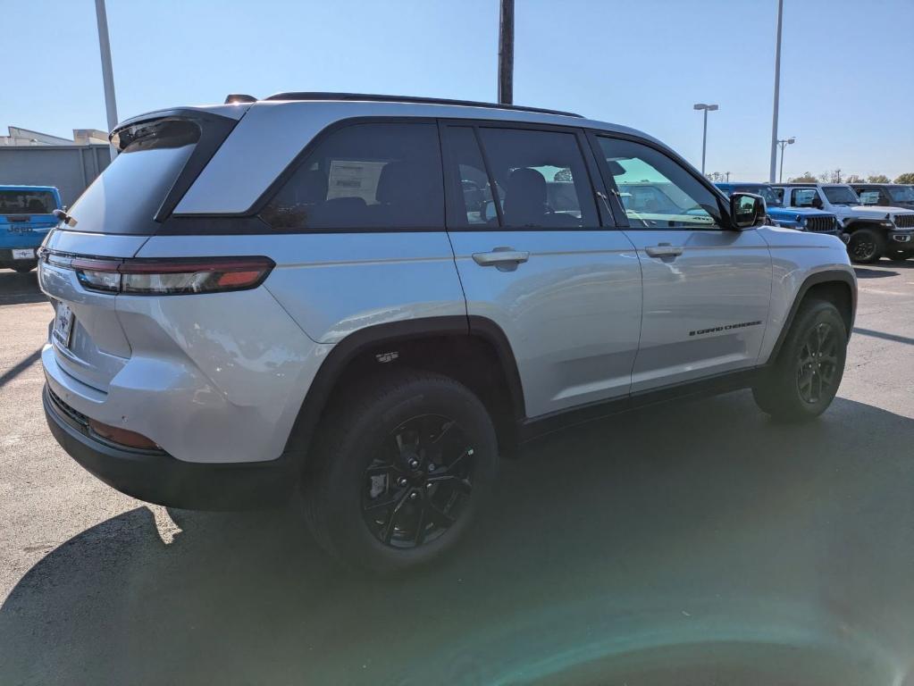 new 2025 Jeep Grand Cherokee car, priced at $38,730