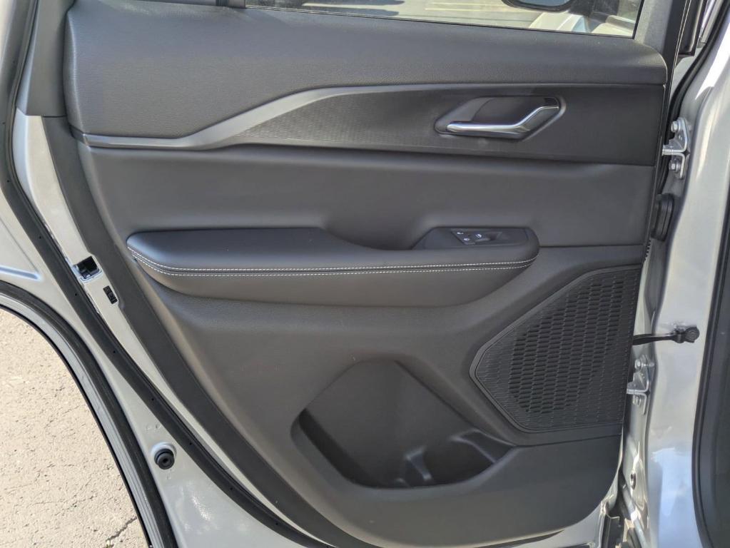 new 2025 Jeep Grand Cherokee car, priced at $38,730