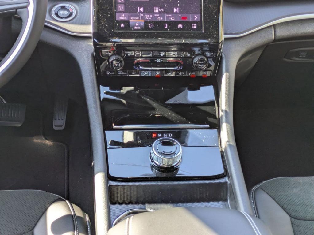 new 2025 Jeep Grand Cherokee car, priced at $38,730