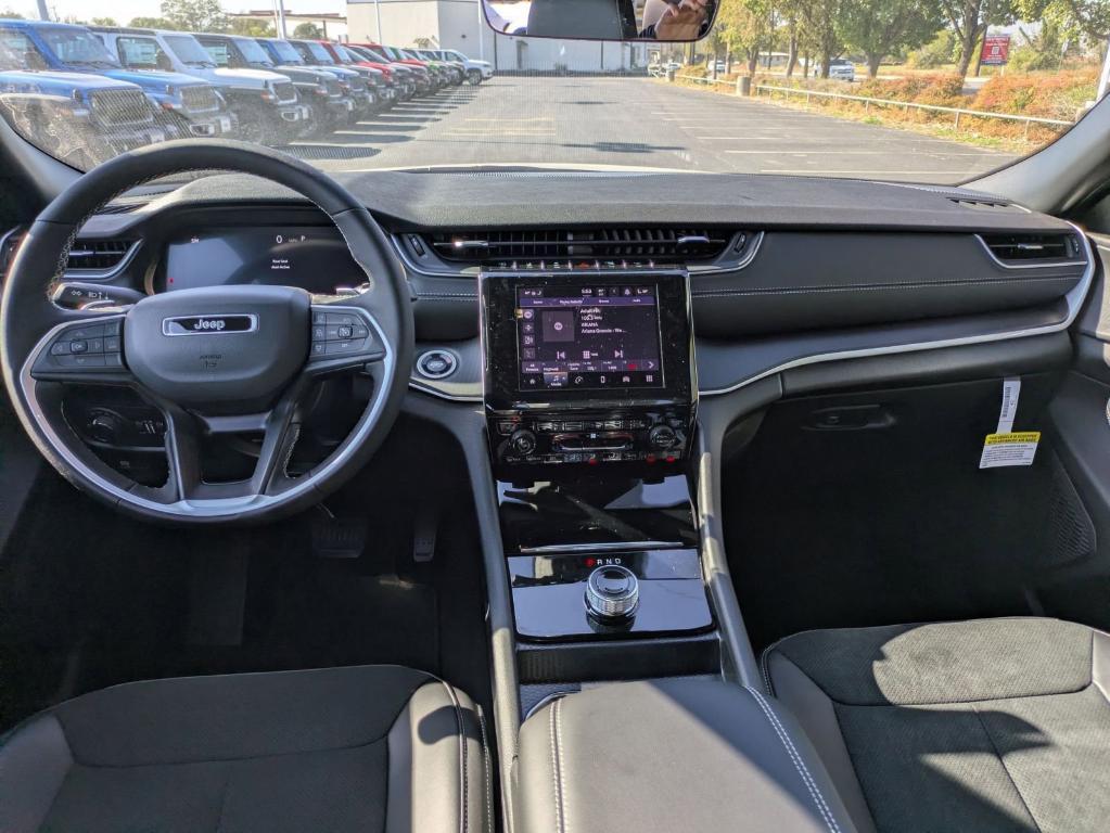 new 2025 Jeep Grand Cherokee car, priced at $38,730