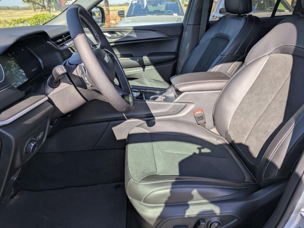 new 2025 Jeep Grand Cherokee car, priced at $38,730