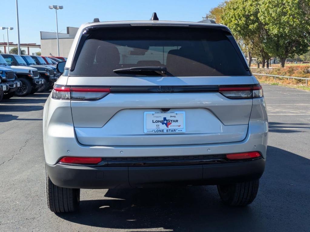 new 2025 Jeep Grand Cherokee car, priced at $38,730