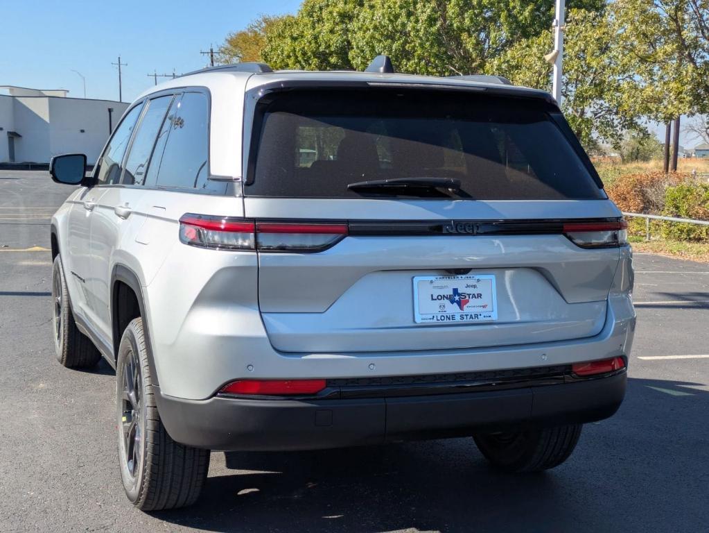 new 2025 Jeep Grand Cherokee car, priced at $38,730