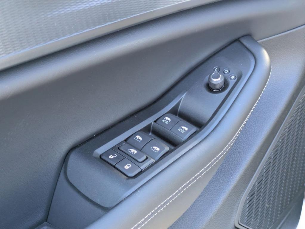 new 2025 Jeep Grand Cherokee car, priced at $38,730