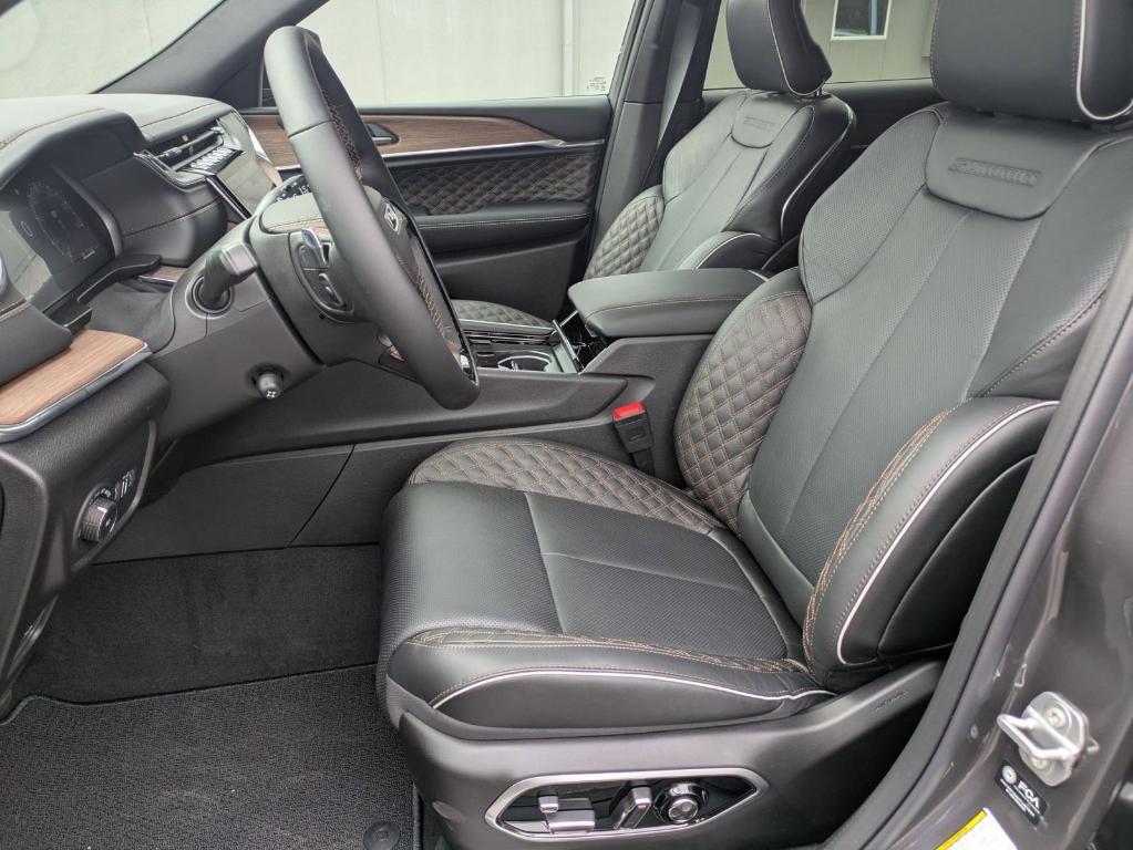 new 2025 Jeep Grand Cherokee L car, priced at $63,776
