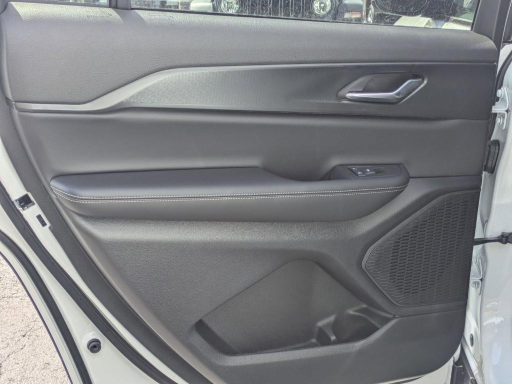 new 2025 Jeep Grand Cherokee L car, priced at $38,099