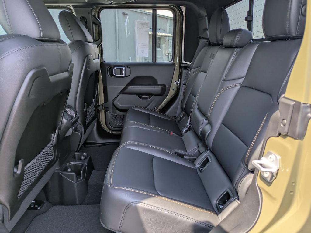 new 2025 Jeep Gladiator car, priced at $41,814