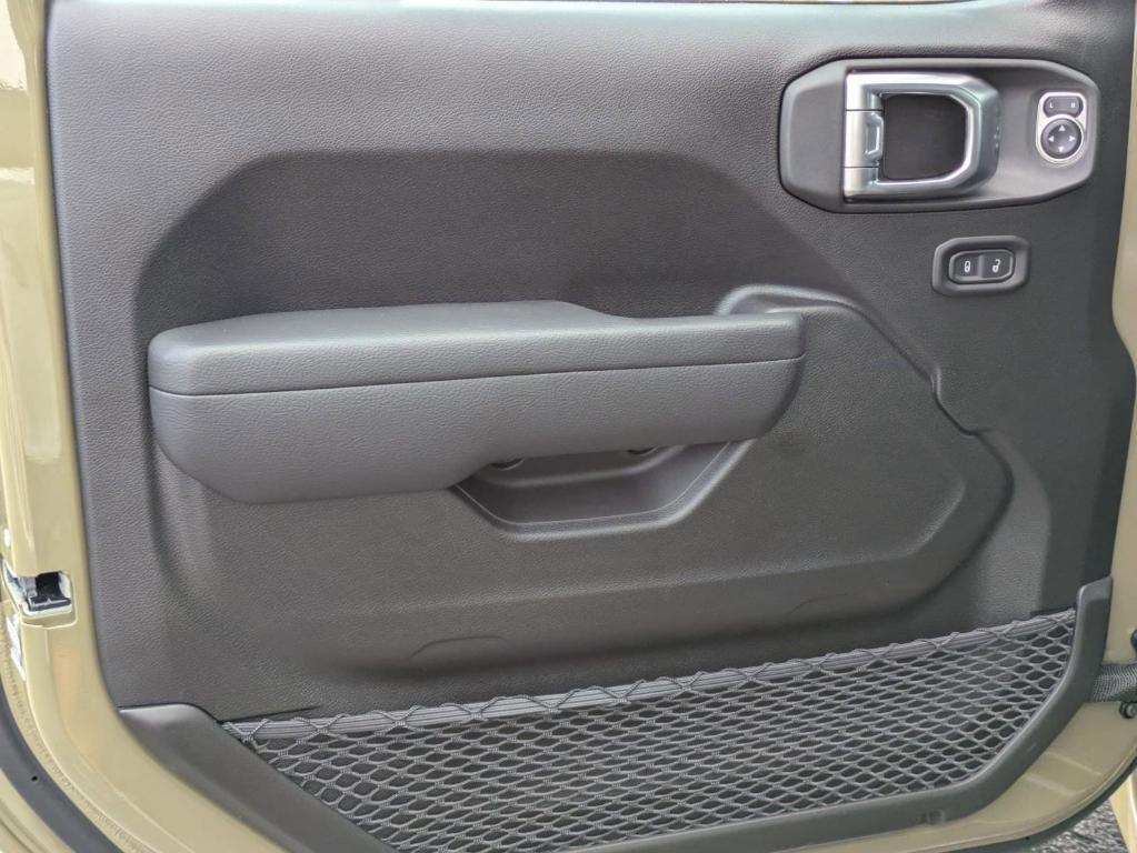 new 2025 Jeep Gladiator car, priced at $40,435