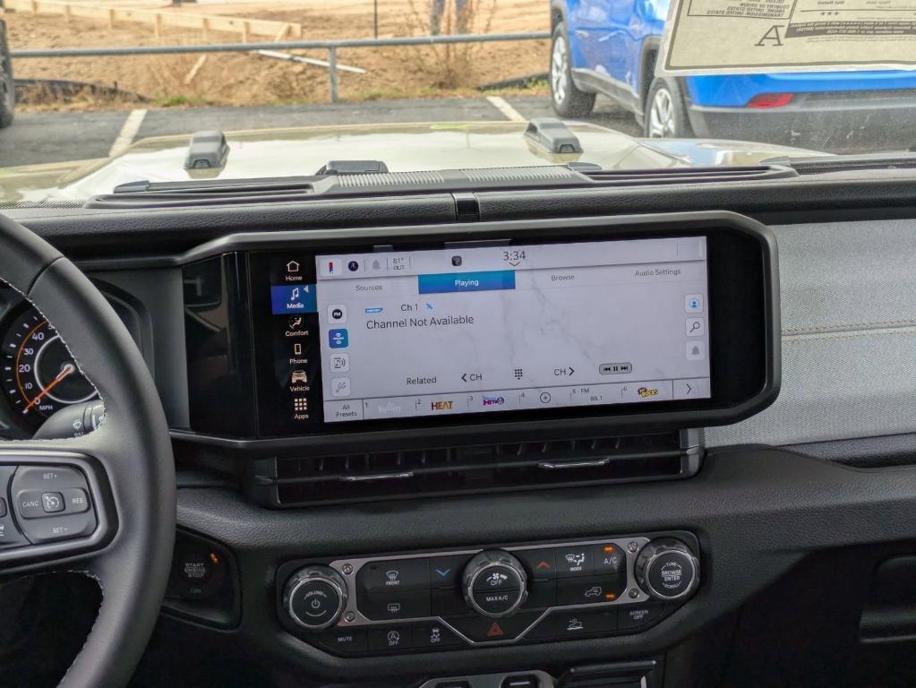 new 2025 Jeep Gladiator car, priced at $40,435