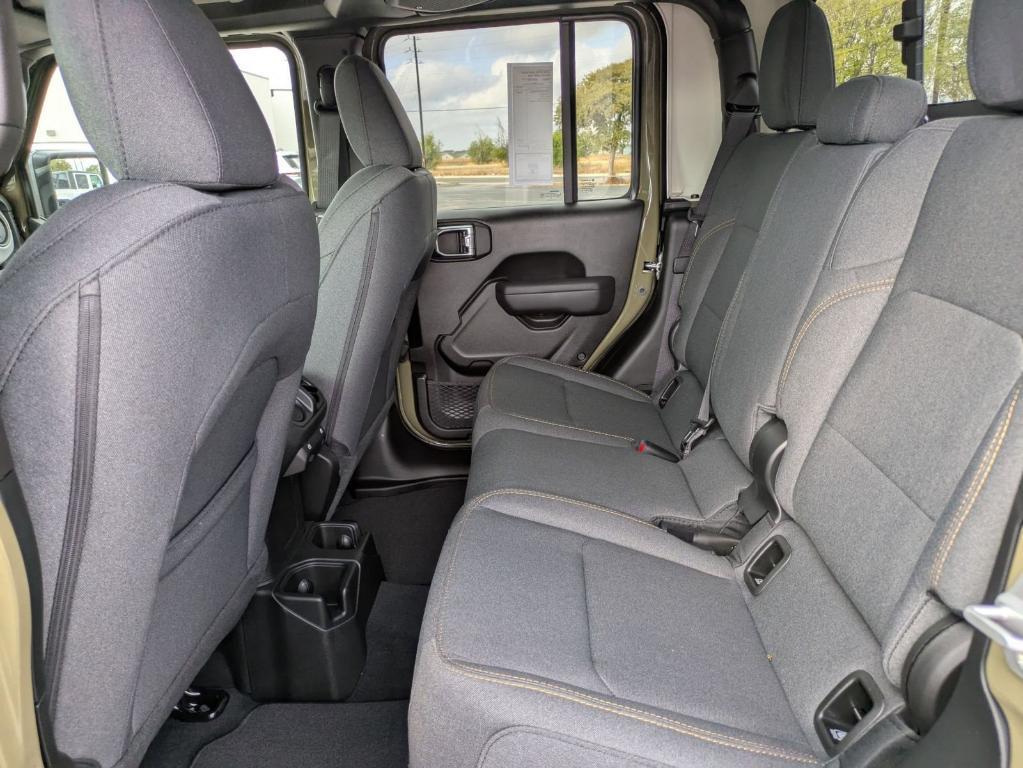 new 2025 Jeep Gladiator car, priced at $40,435