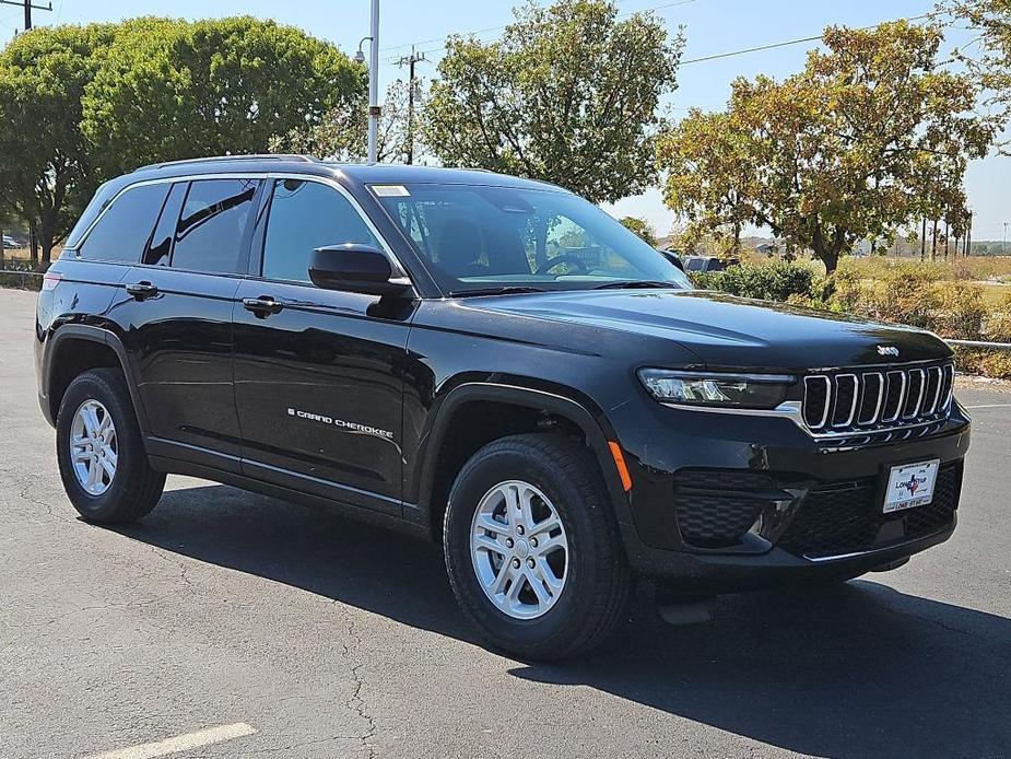 new 2025 Jeep Grand Cherokee car, priced at $40,425