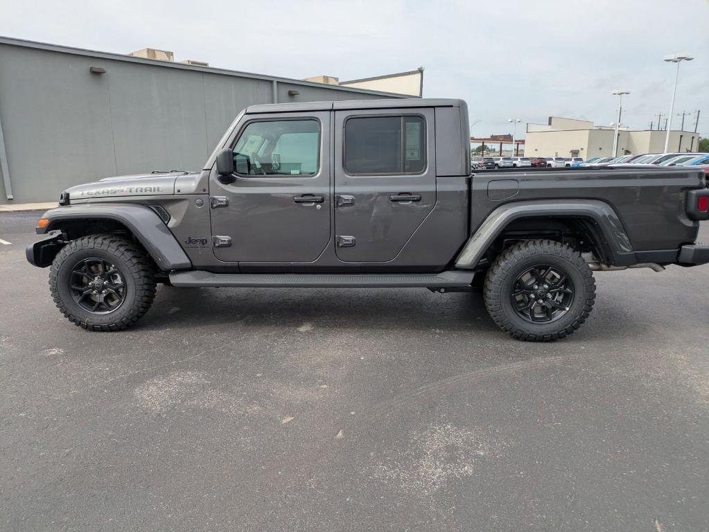 new 2025 Jeep Gladiator car, priced at $39,854