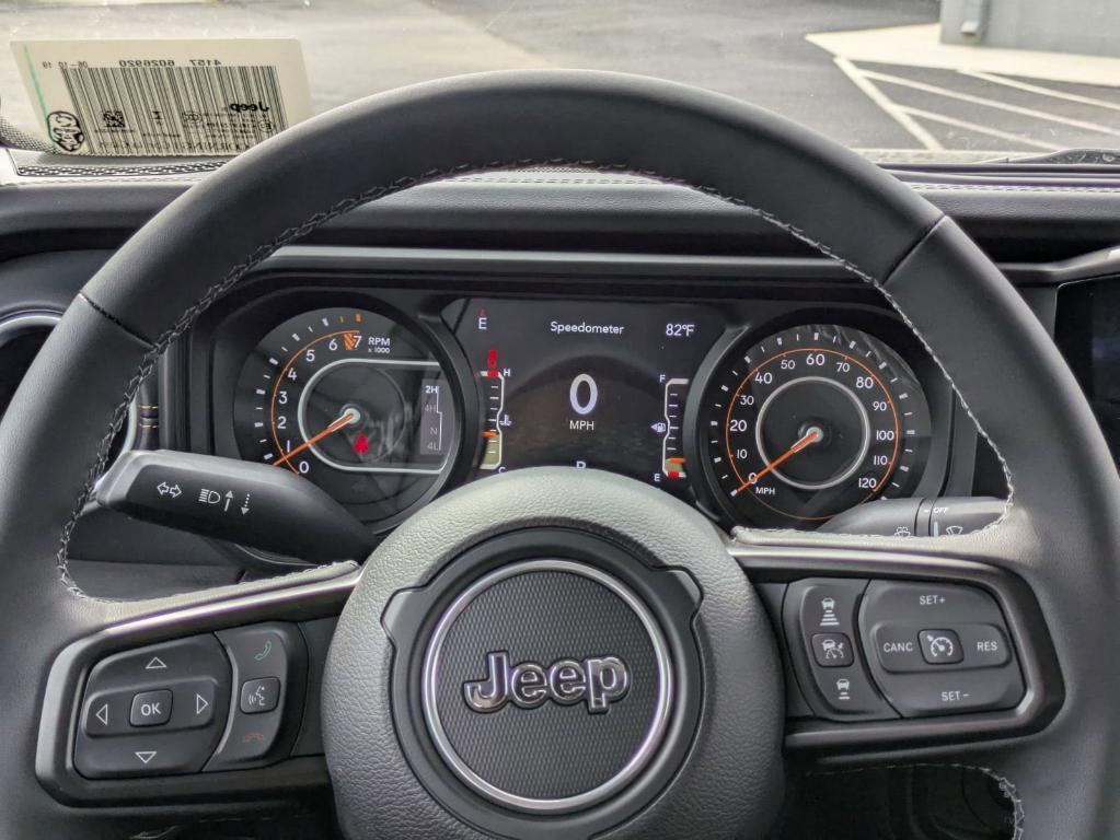 new 2025 Jeep Gladiator car, priced at $39,854