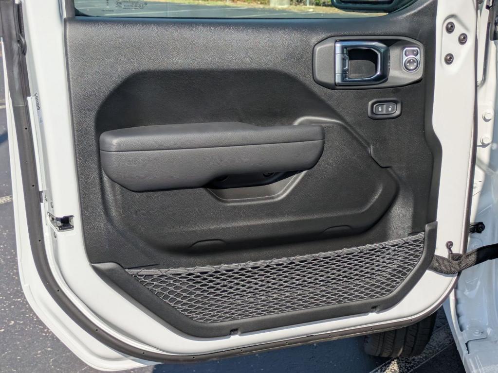new 2025 Jeep Gladiator car, priced at $40,273