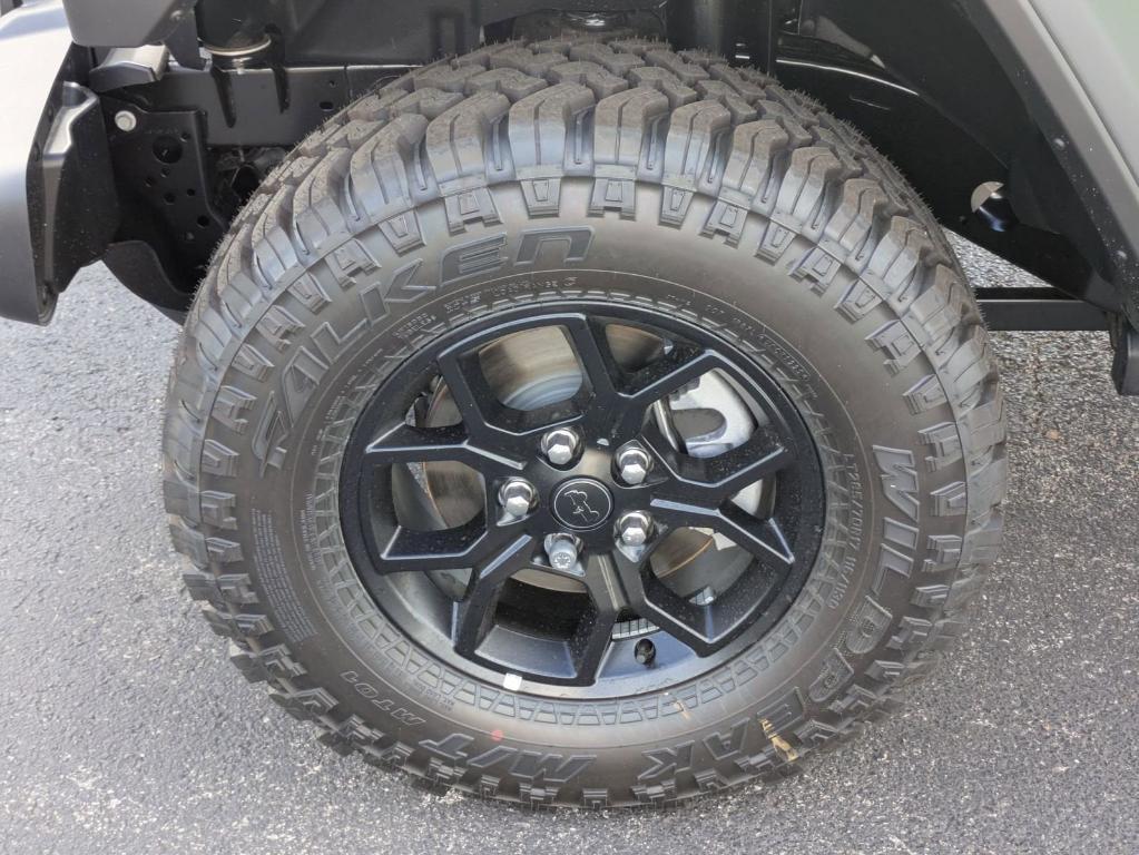 new 2025 Jeep Wrangler car, priced at $47,275