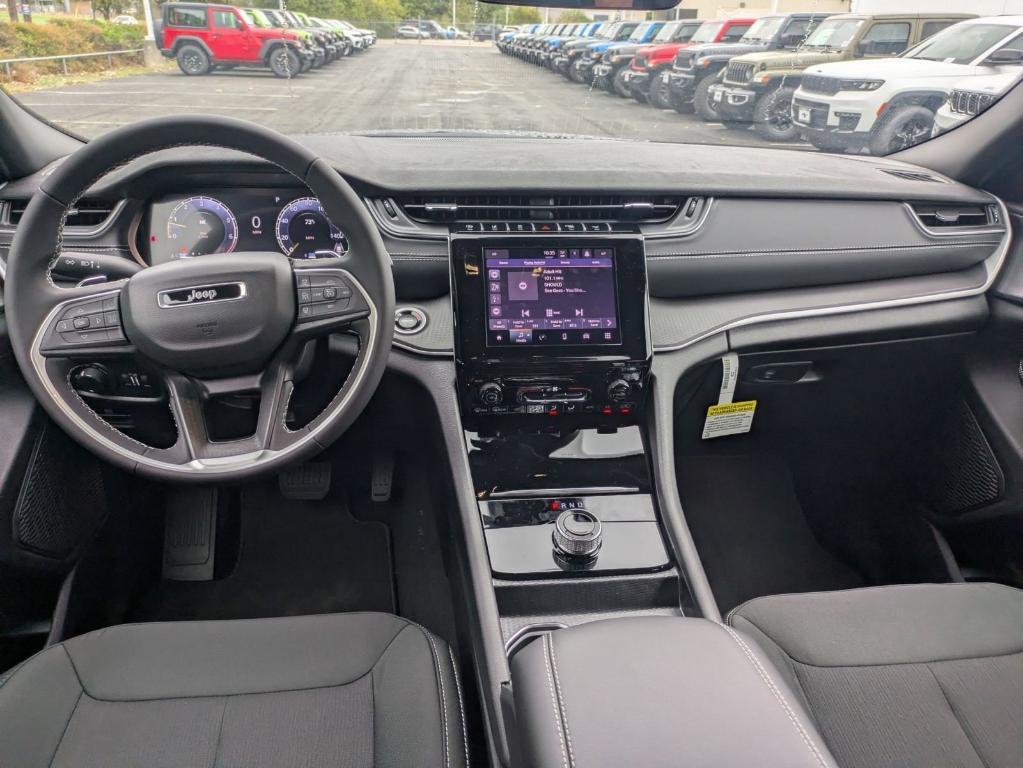 new 2025 Jeep Grand Cherokee car, priced at $33,870