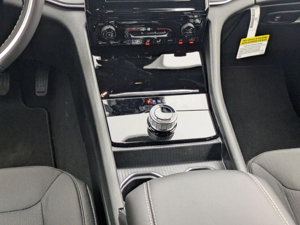 new 2025 Jeep Grand Cherokee car, priced at $33,870