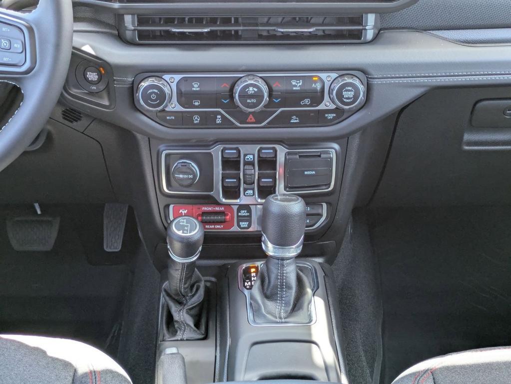 new 2025 Jeep Gladiator car, priced at $44,485