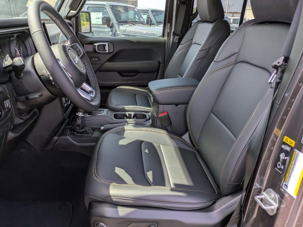 new 2025 Jeep Wrangler car, priced at $49,370