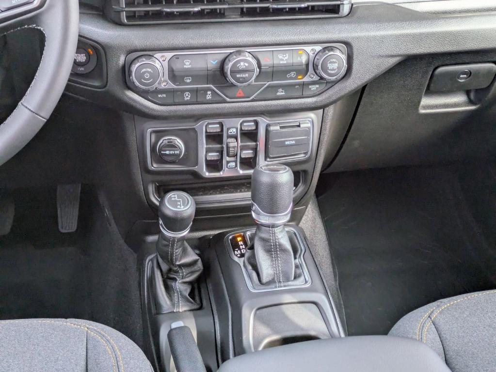 new 2025 Jeep Gladiator car, priced at $40,905