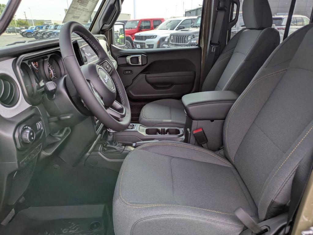 new 2025 Jeep Gladiator car, priced at $40,905