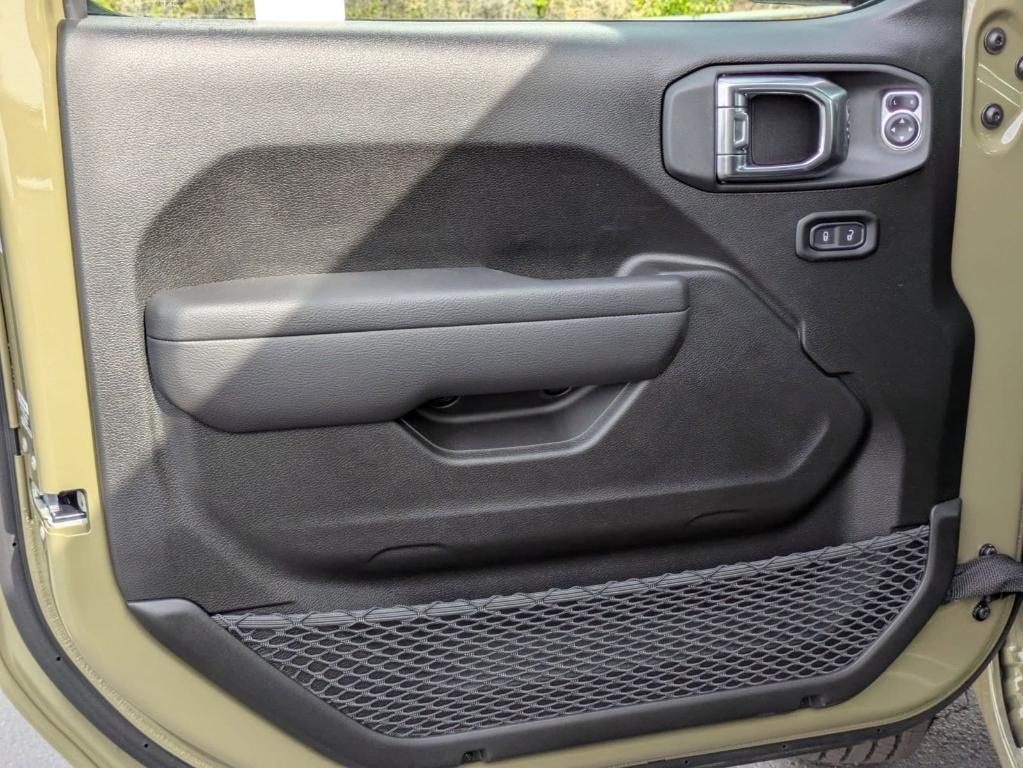new 2025 Jeep Gladiator car, priced at $40,905