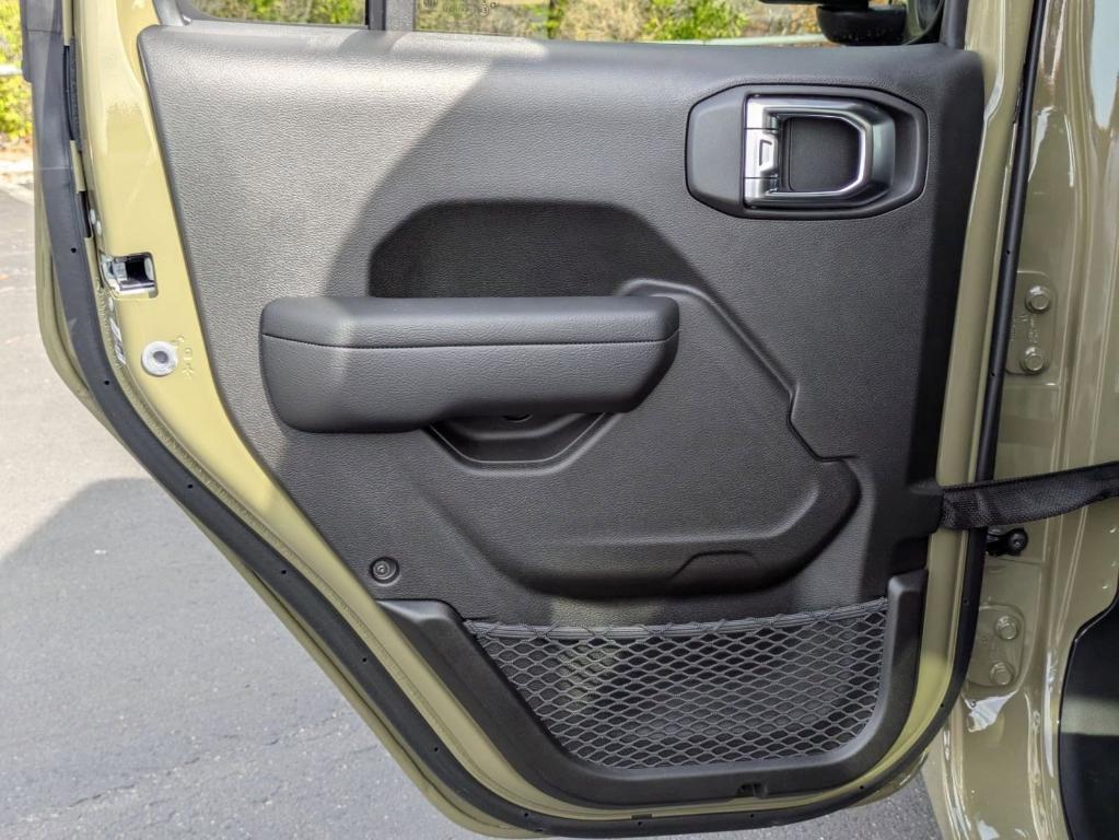 new 2025 Jeep Gladiator car, priced at $40,905