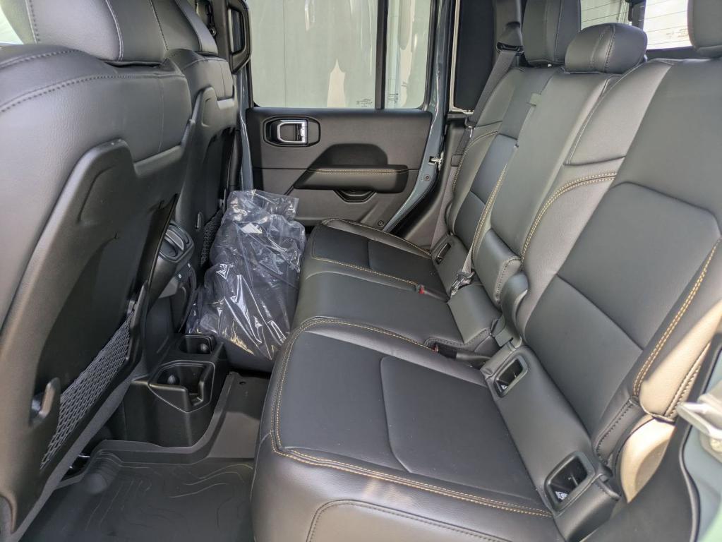new 2025 Jeep Gladiator car, priced at $40,679