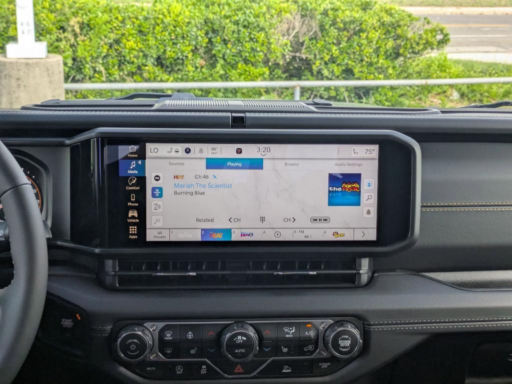 new 2025 Jeep Gladiator car, priced at $39,854