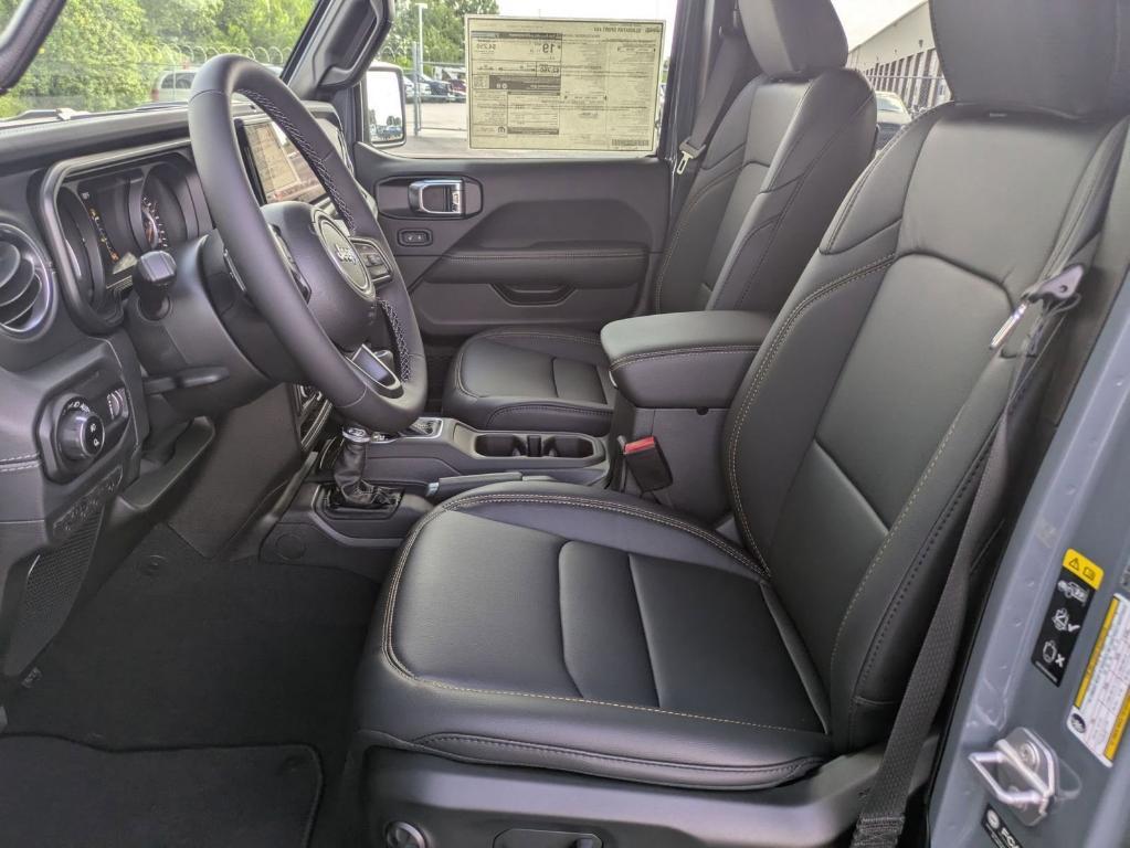 new 2025 Jeep Gladiator car, priced at $39,854