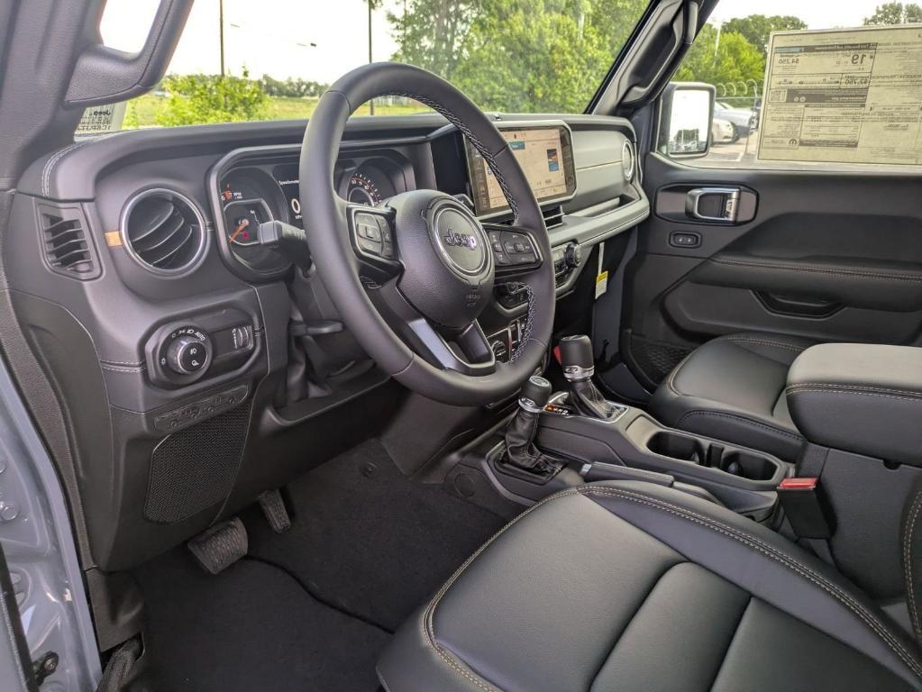 new 2025 Jeep Gladiator car, priced at $39,854