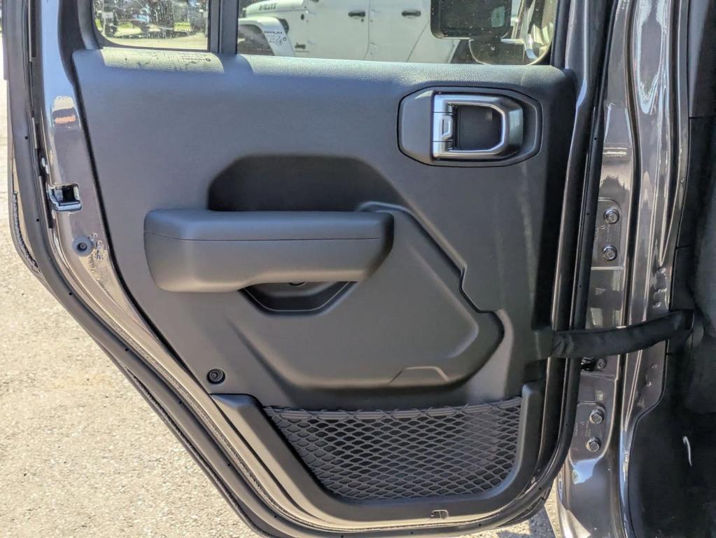 new 2025 Jeep Wrangler car, priced at $42,376